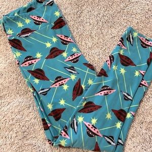 LulaRoe Tall & Curvy Leggings UFO